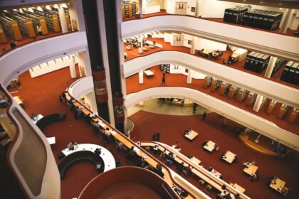 Enid Hall Griswold Memorial Scholarship: Recognizing Left-handed Academic Excellence
