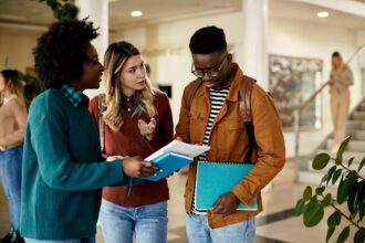 Who Qualifies For A College Loan?