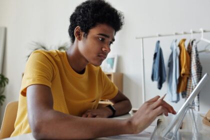 Securing A Free Tablet With EBT: How Can Students Qualify?